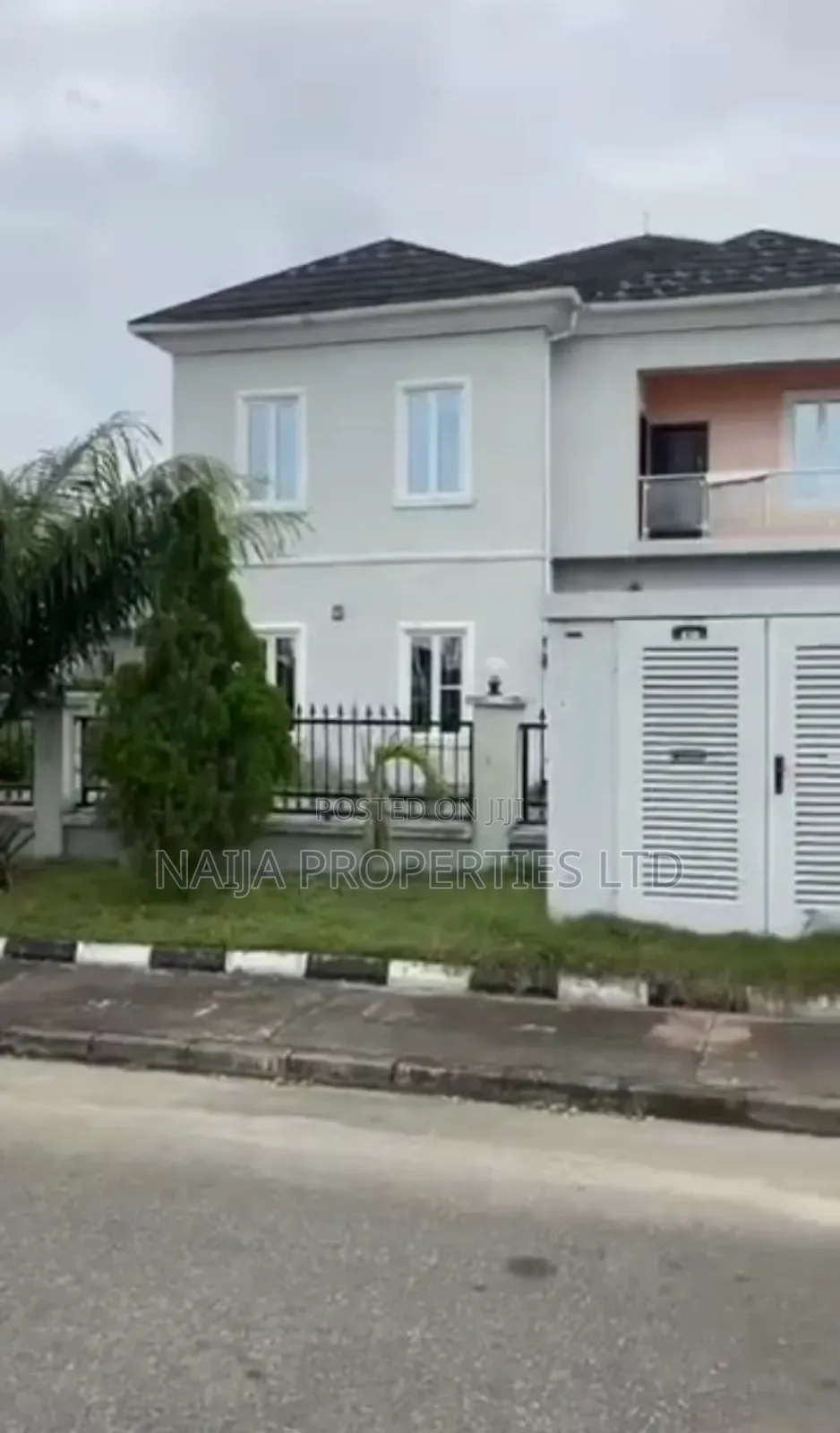 5bdrm Duplex in Royal Garden, Ajah for sale in Ajah