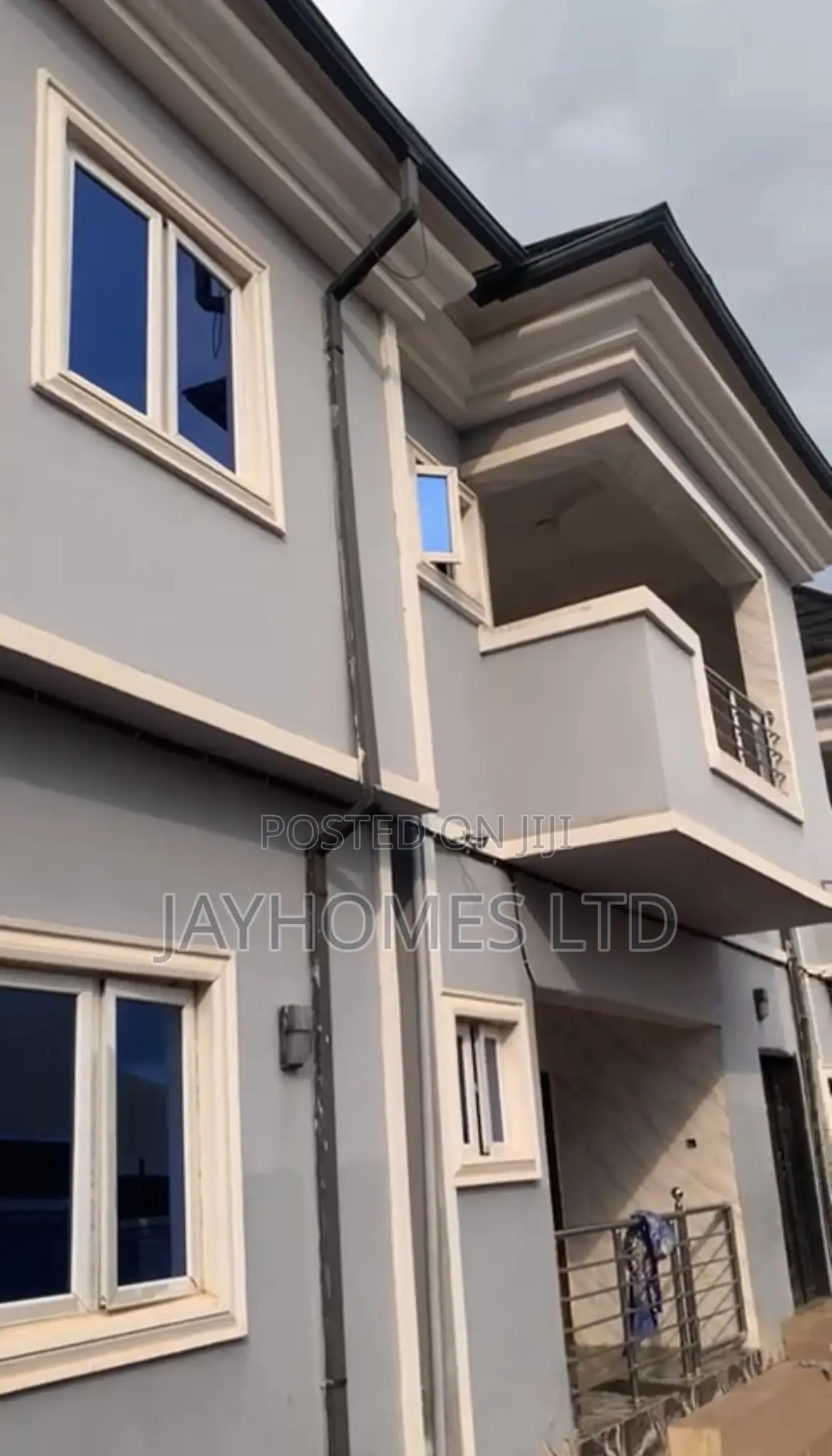 2bdrm Block of Flats in Back Of Hampton, Oshimili South for sale in Oshimili South