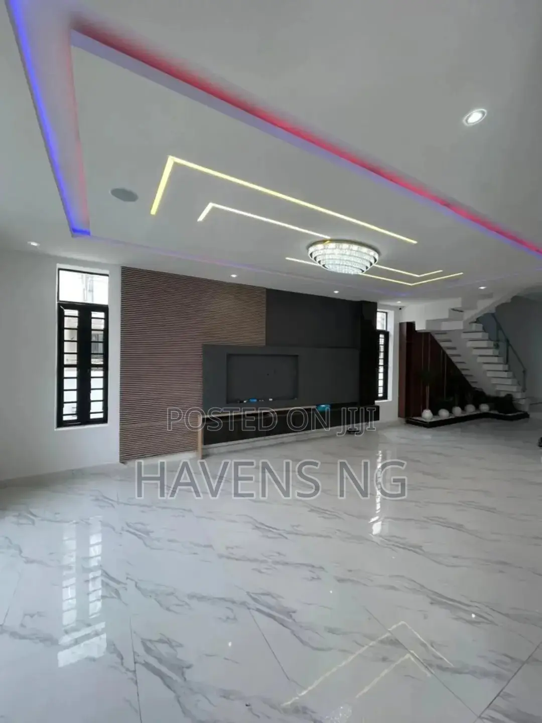 5bdrm Duplex in Chevron for sale in Chevron