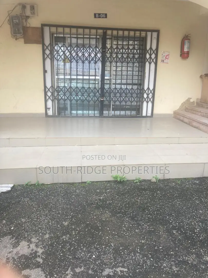 25 SQM en-Suite Shop at Area 11 in Garki