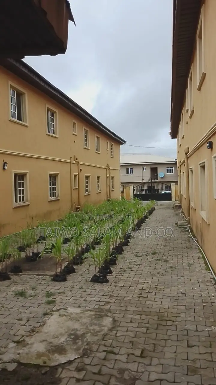 Functioning 44 Rooms Self Contained Hostel Funab Abeokuta University in Odeda