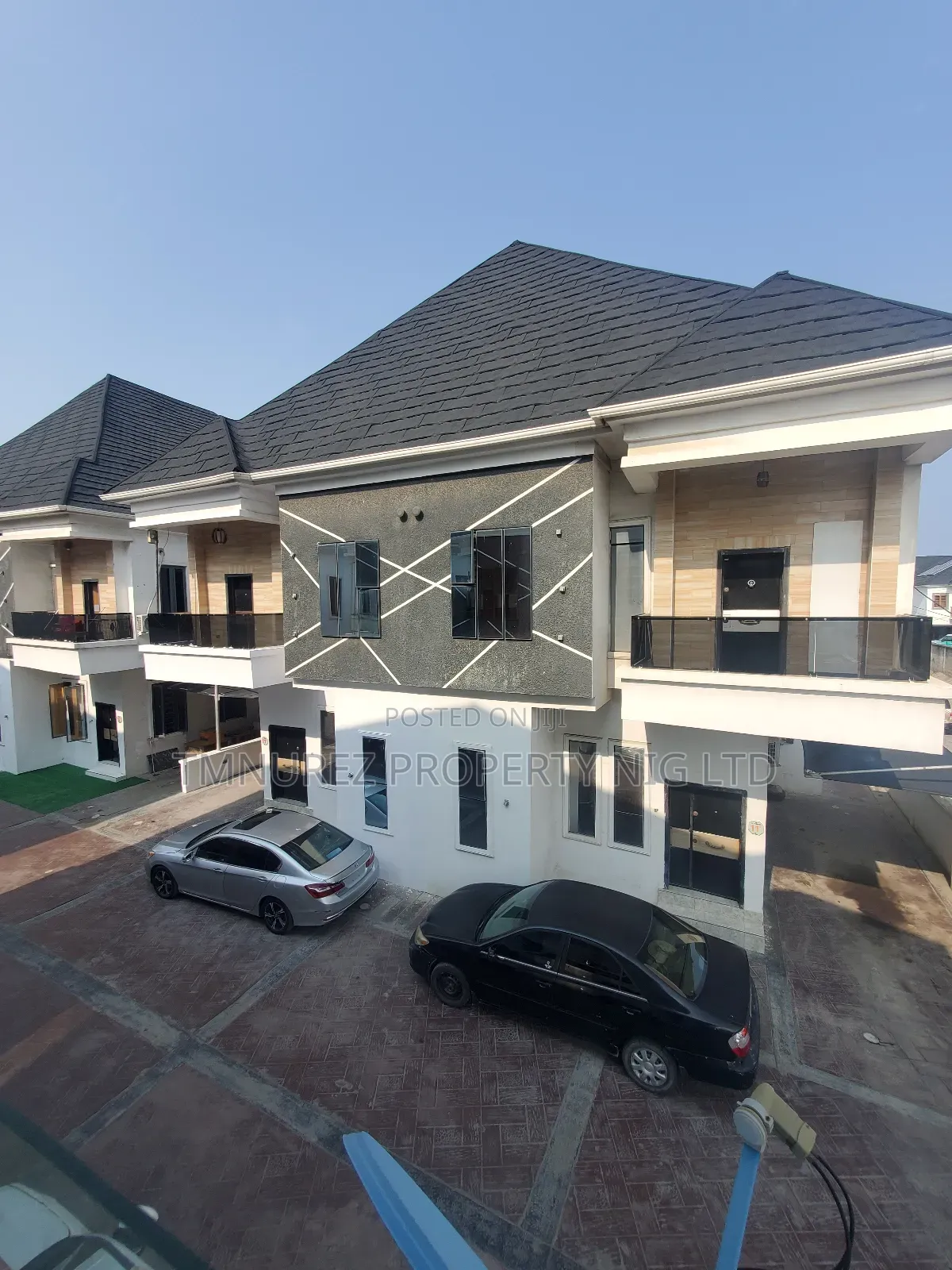 Furnished 4bdrm Duplex in Orchil Road, Chevron for sale in Chevron