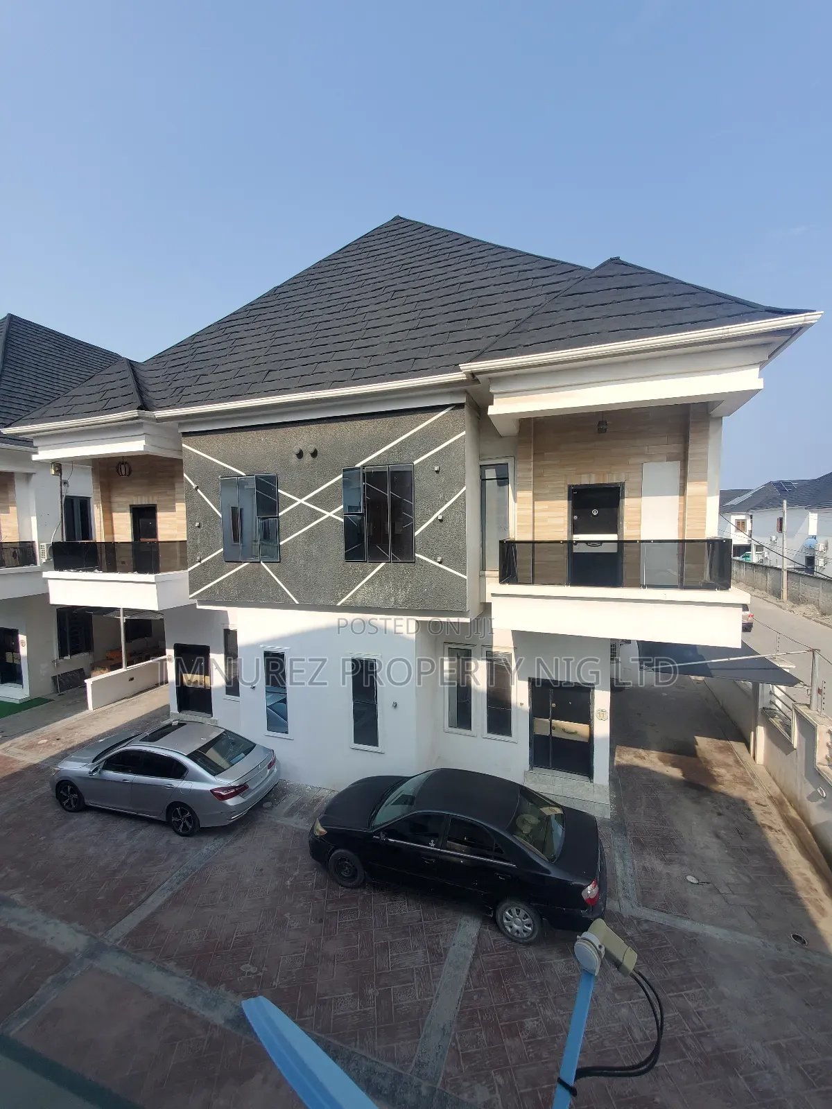 Furnished 4bdrm Duplex in Orchil Road, Chevron for sale in Chevron