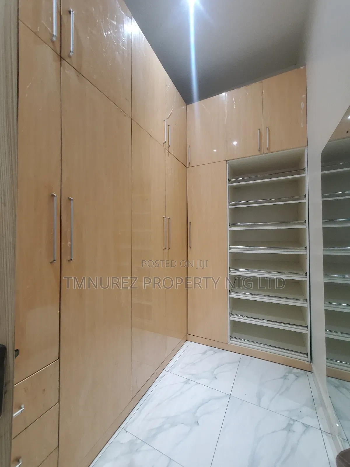 Furnished 4bdrm Duplex in Orchil Road, Chevron for sale in Chevron