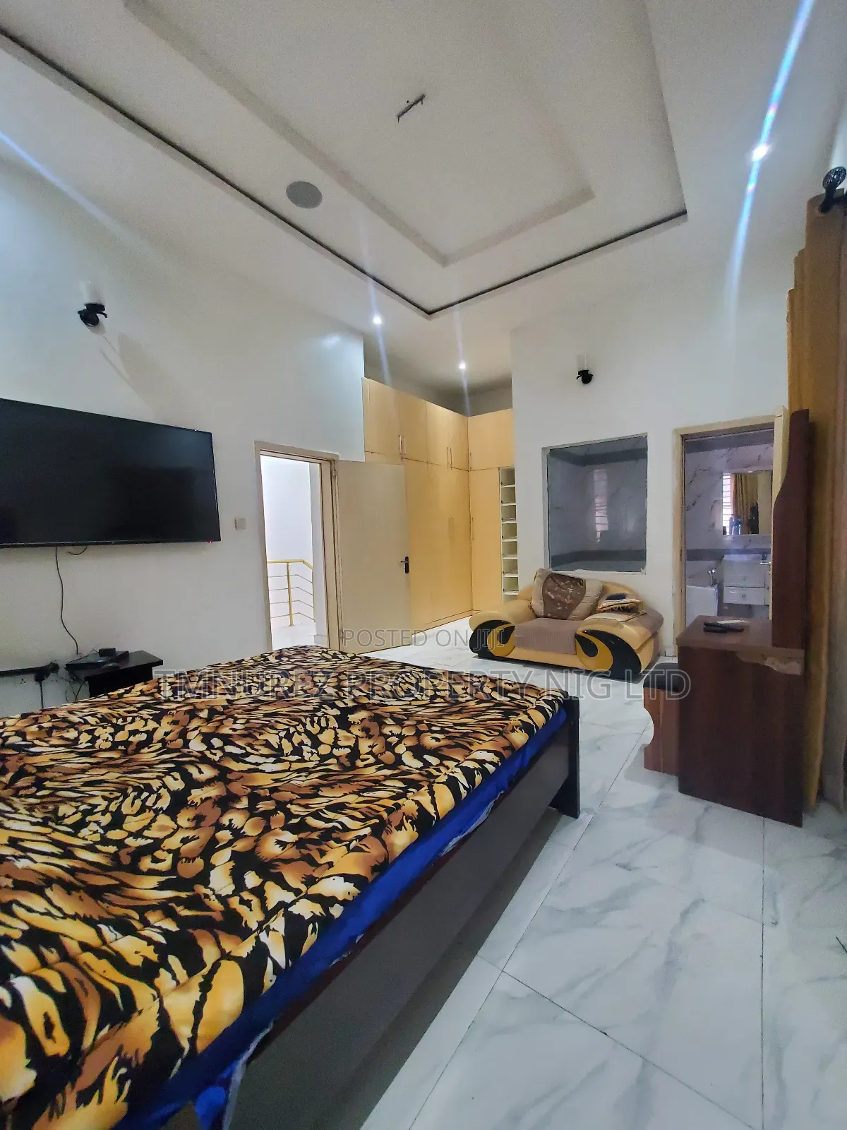 Furnished 4bdrm Duplex in Orchil Road, Chevron for sale in Chevron