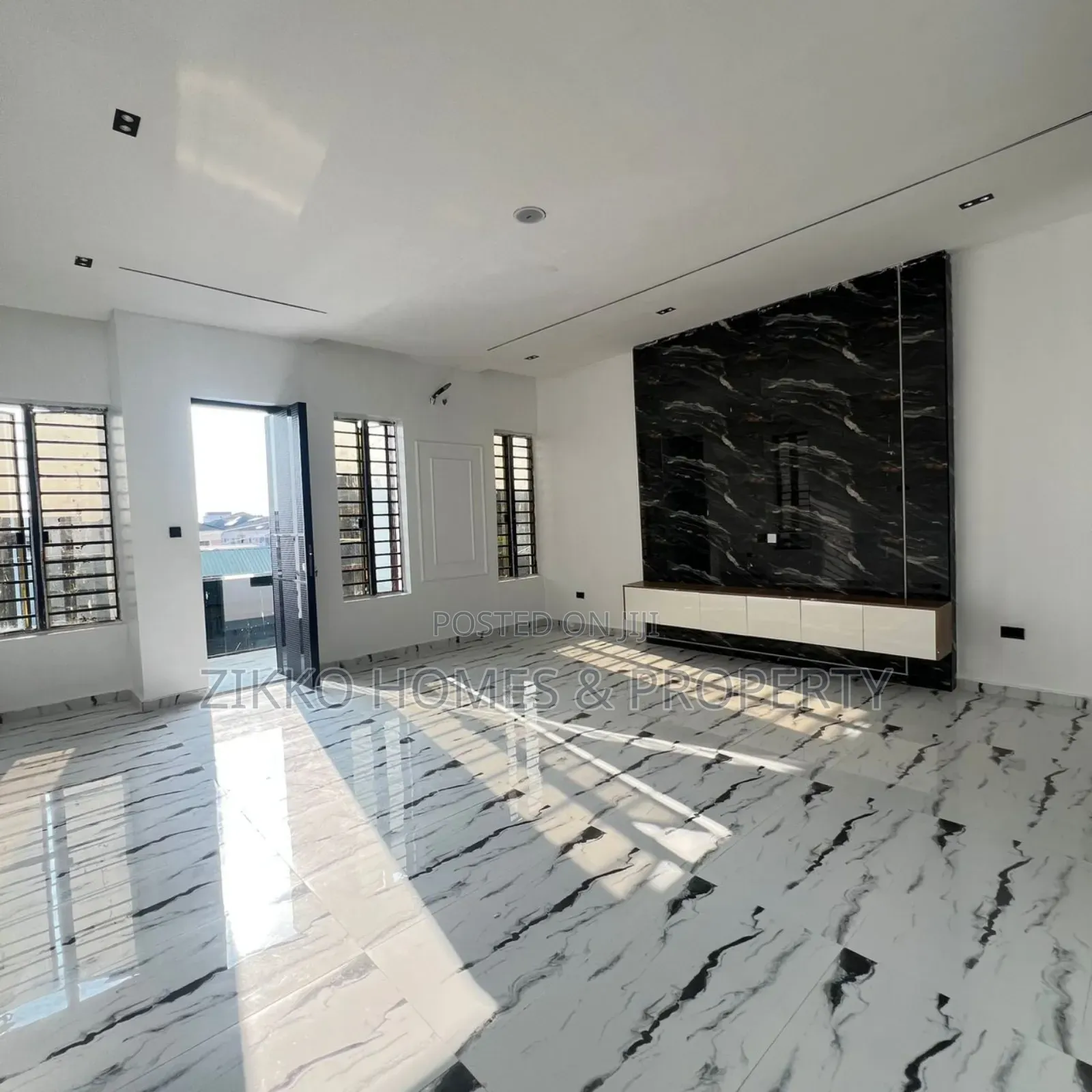 5bdrm Duplex in Agungi, Lekki for sale in Lekki