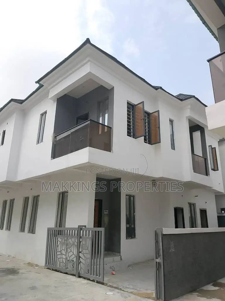 3bdrm Duplex in Chevron for sale in Chevron