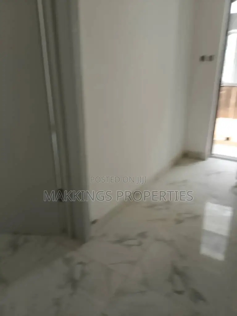 3bdrm Duplex in Chevron for sale in Chevron