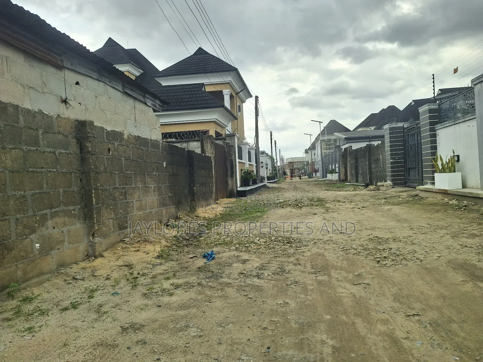 For Sale: 1 Plot at Woji, Port Harcourt in Obio-Akpor