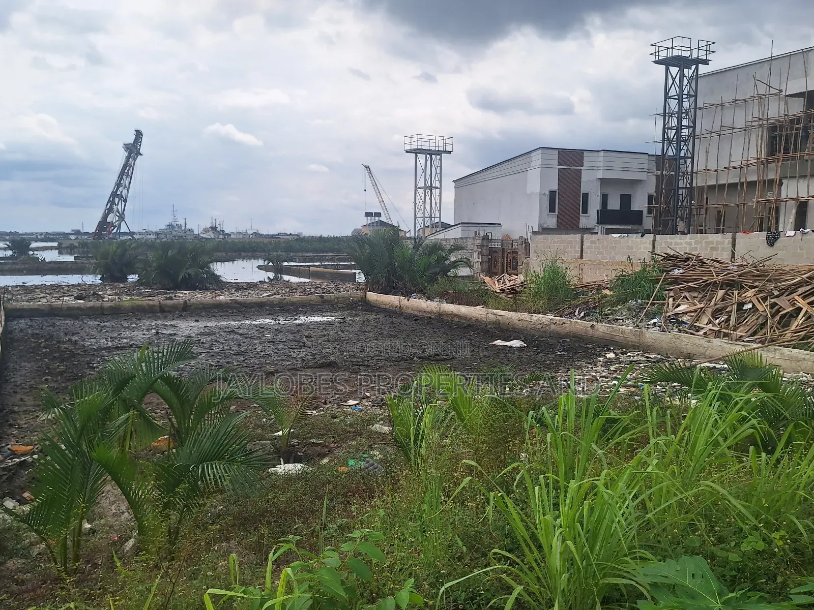 For Sale: The Largest Waterfront in Woji, Port Harcourt in Obio-Akpor