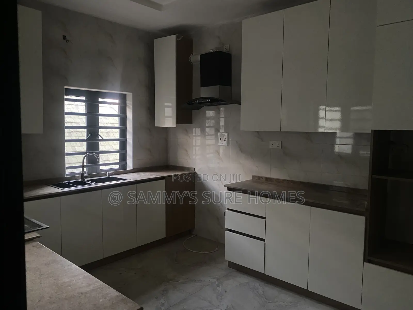 3bdrm Duplex in Mareng Estate, Life Camp for rent in Life Camp