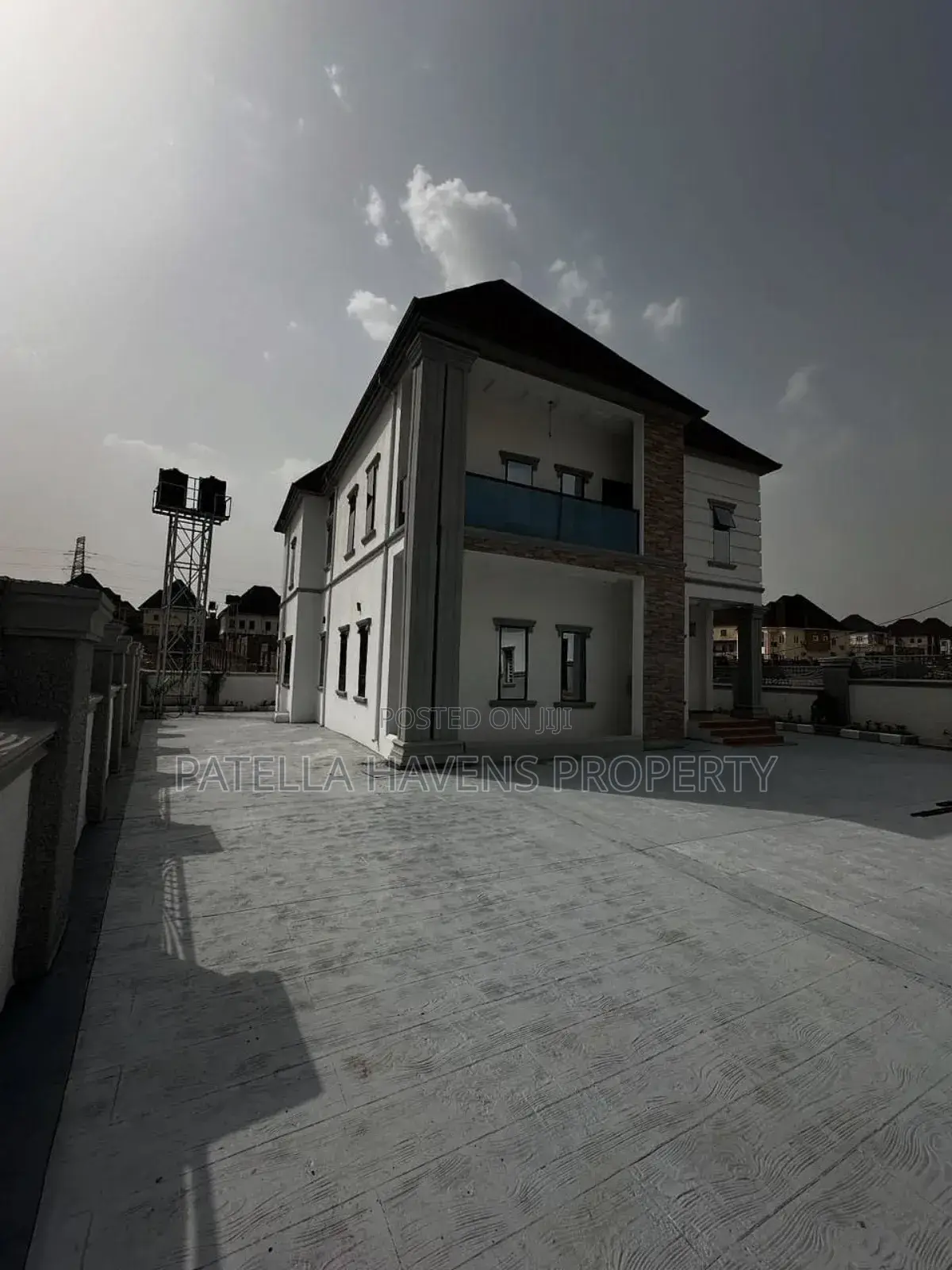 4bdrm Duplex in Lugbe District for sale in Lugbe District