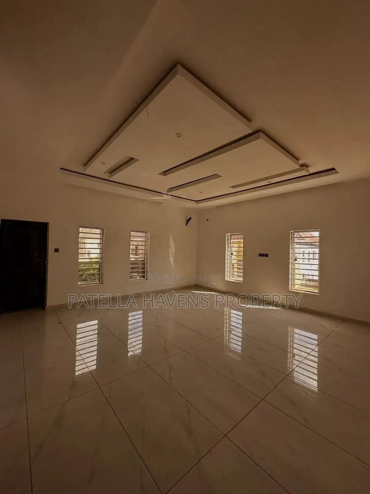 4bdrm Duplex in Lugbe District for sale in Lugbe District