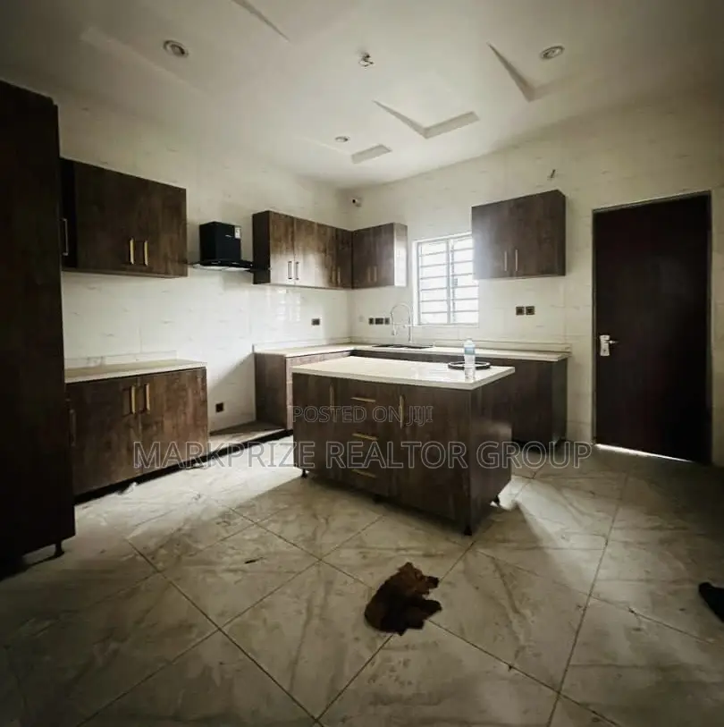 5bdrm Duplex in Ikeja Gra Lagos for sale in Ikeja GRA