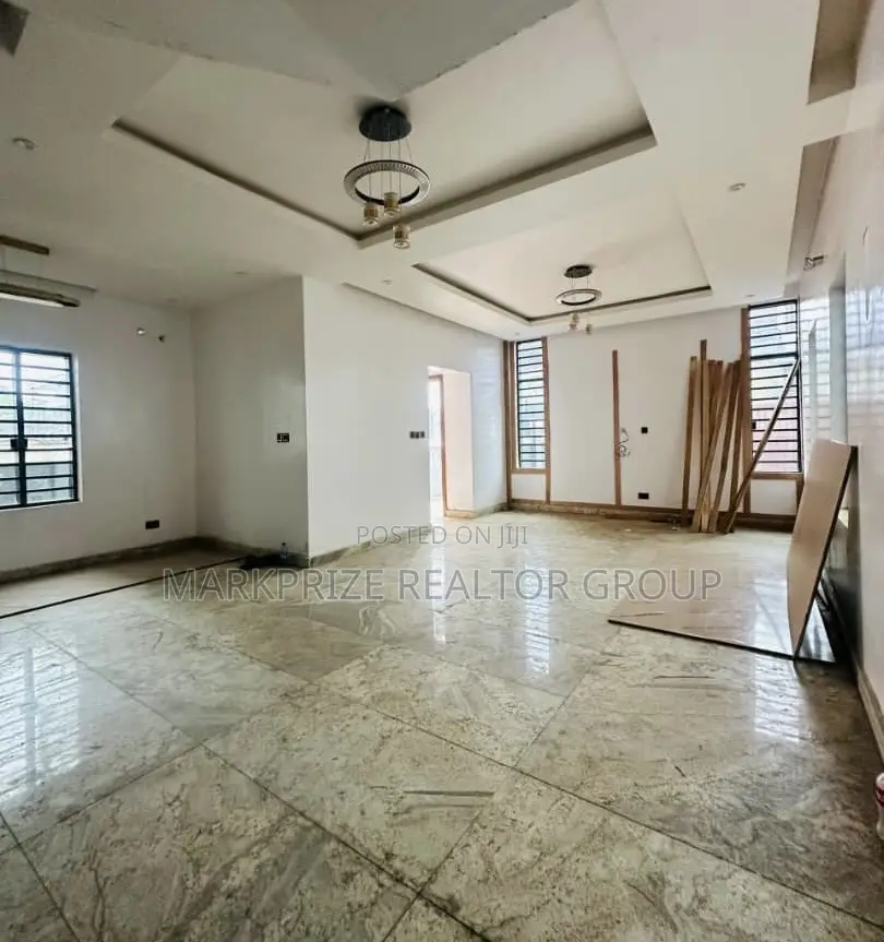 5bdrm Duplex in Ikeja Gra Lagos for sale in Ikeja GRA
