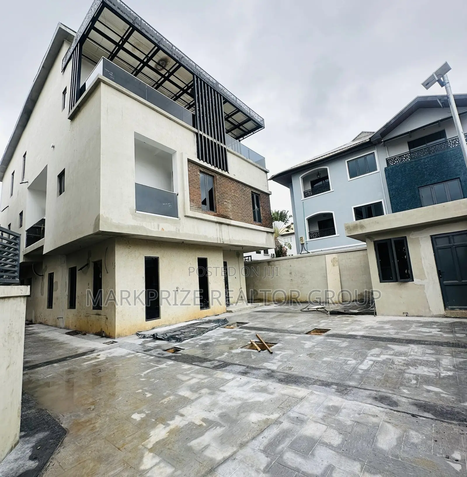 5bdrm Duplex in Ikeja Gra Lagos for sale in Ikeja GRA