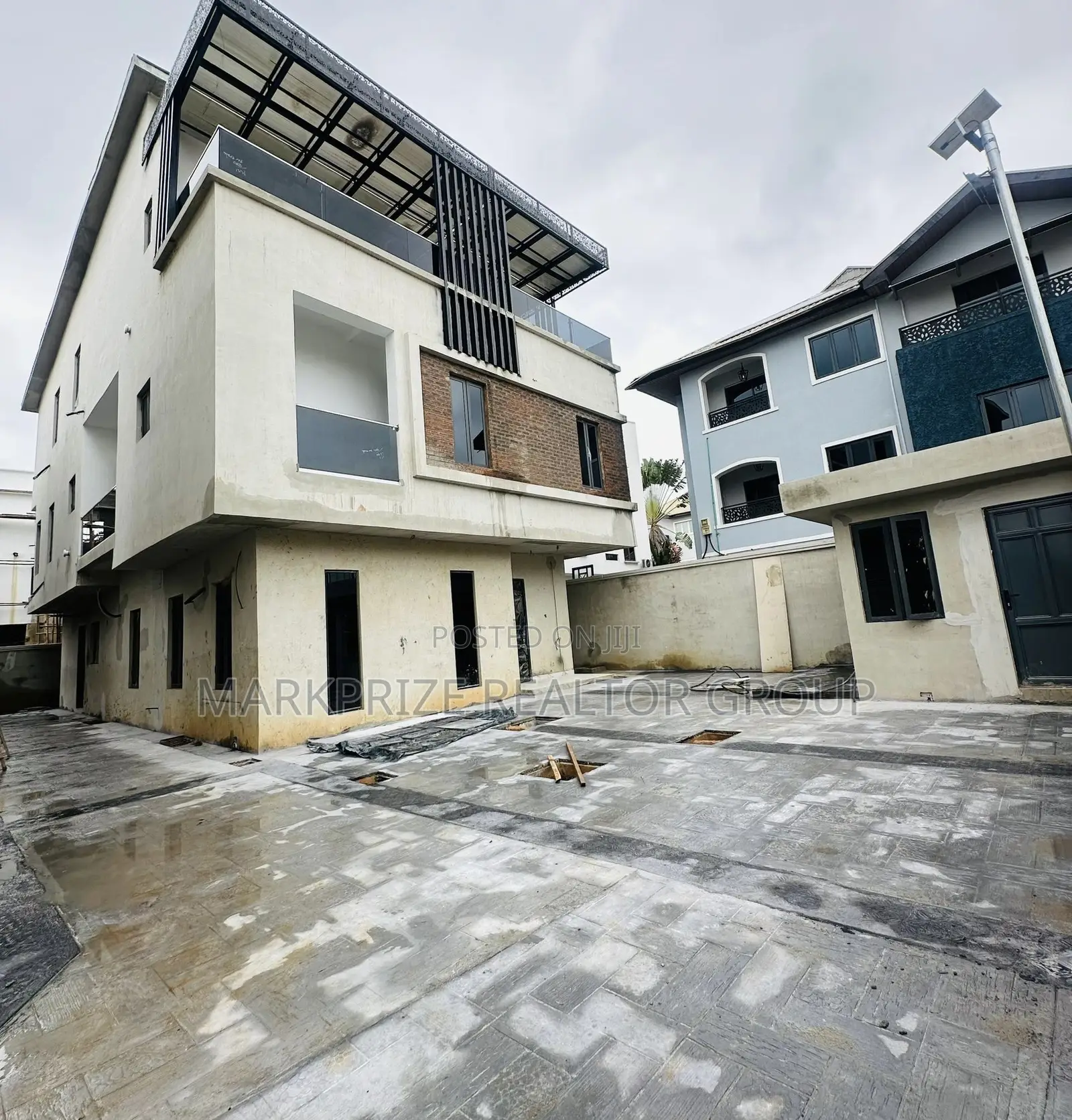 5bdrm Duplex in Ikeja Gra Lagos for sale in Ikeja GRA