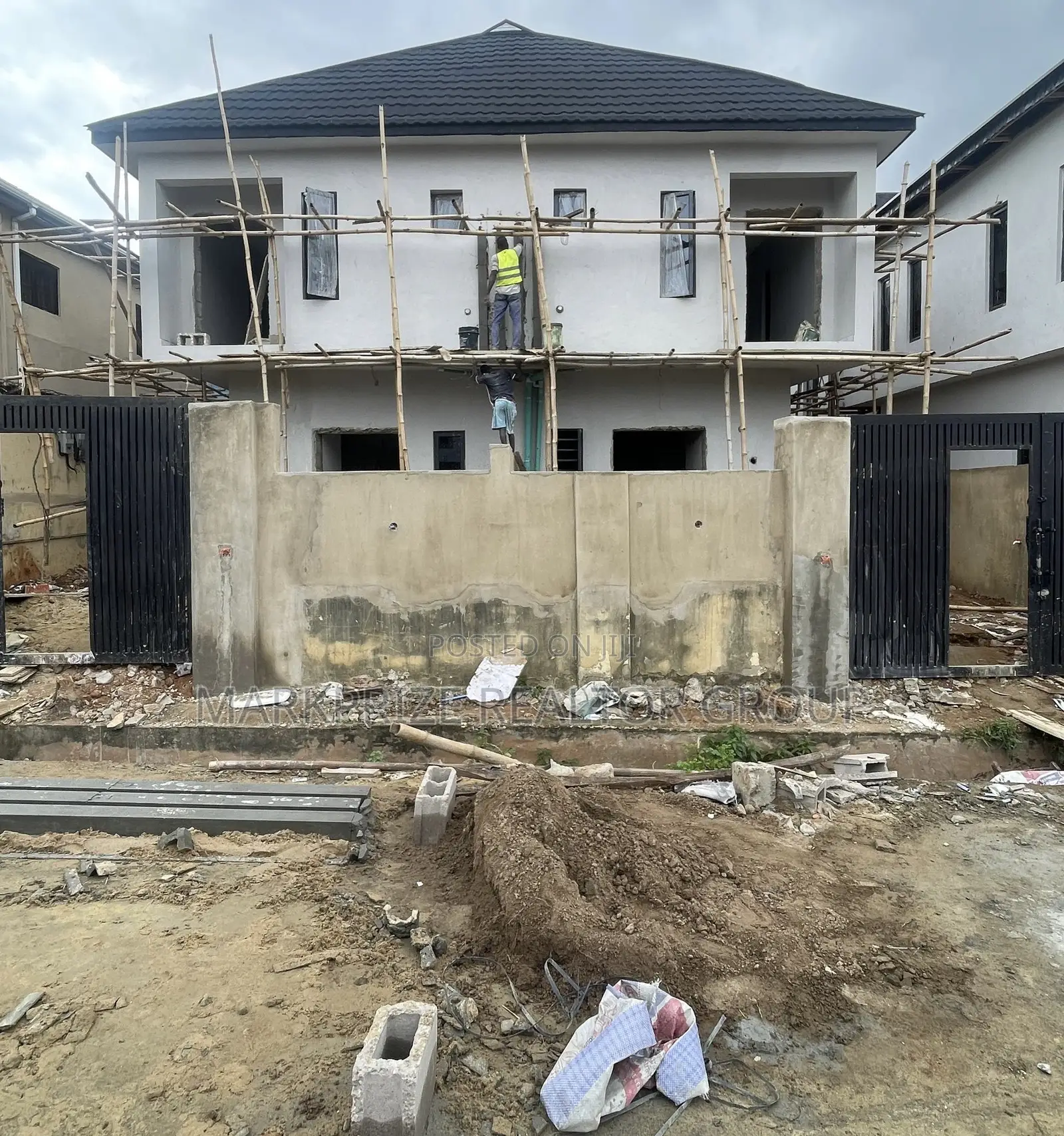 4bdrm Duplex in Allen Ikeja Lagos for sale in Ikeja