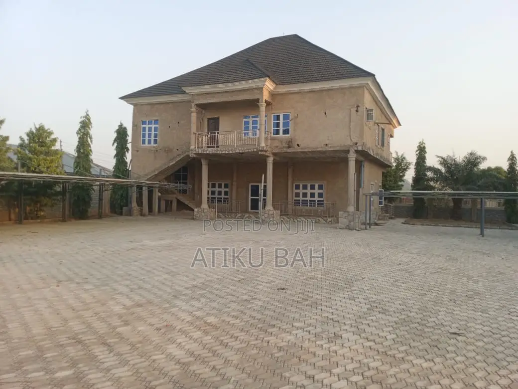 6bdrm Mansion in Jalingo for sale in Jalingo