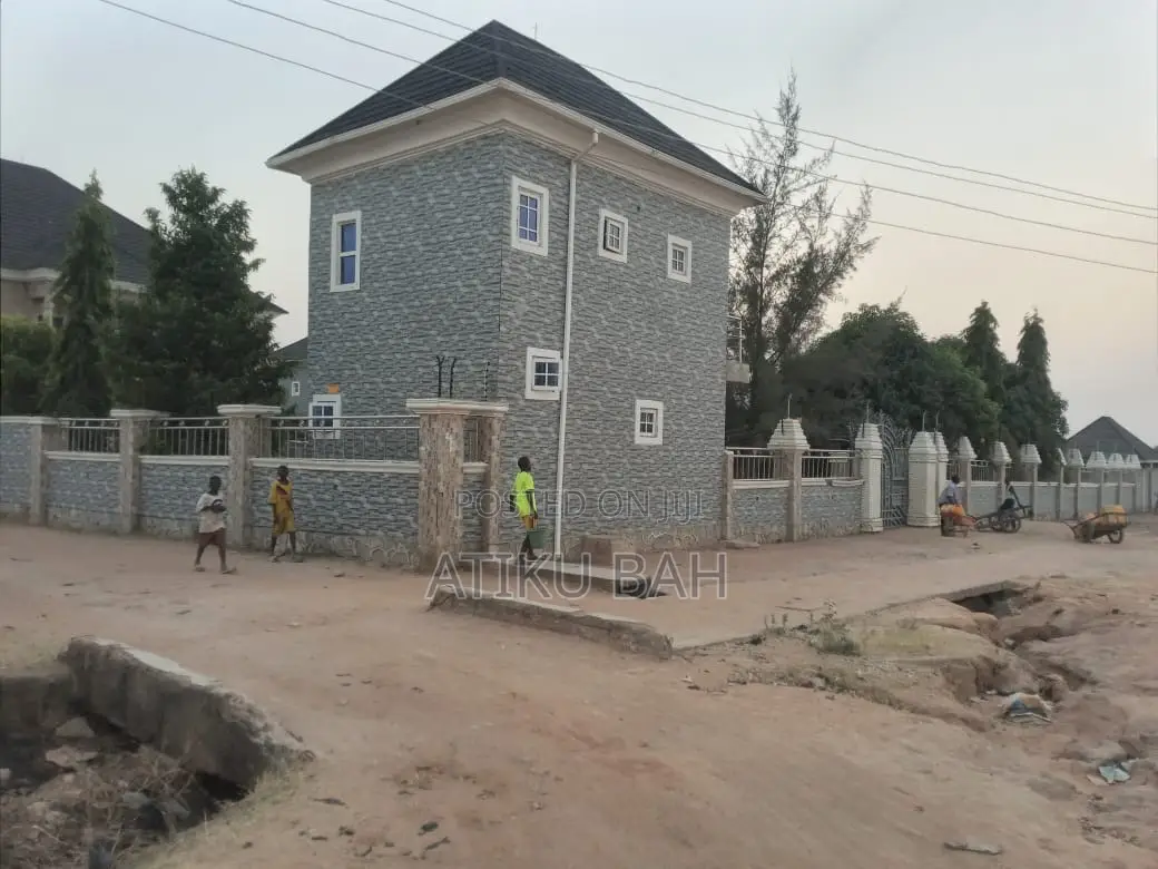 6bdrm Mansion in Jalingo for sale in Jalingo