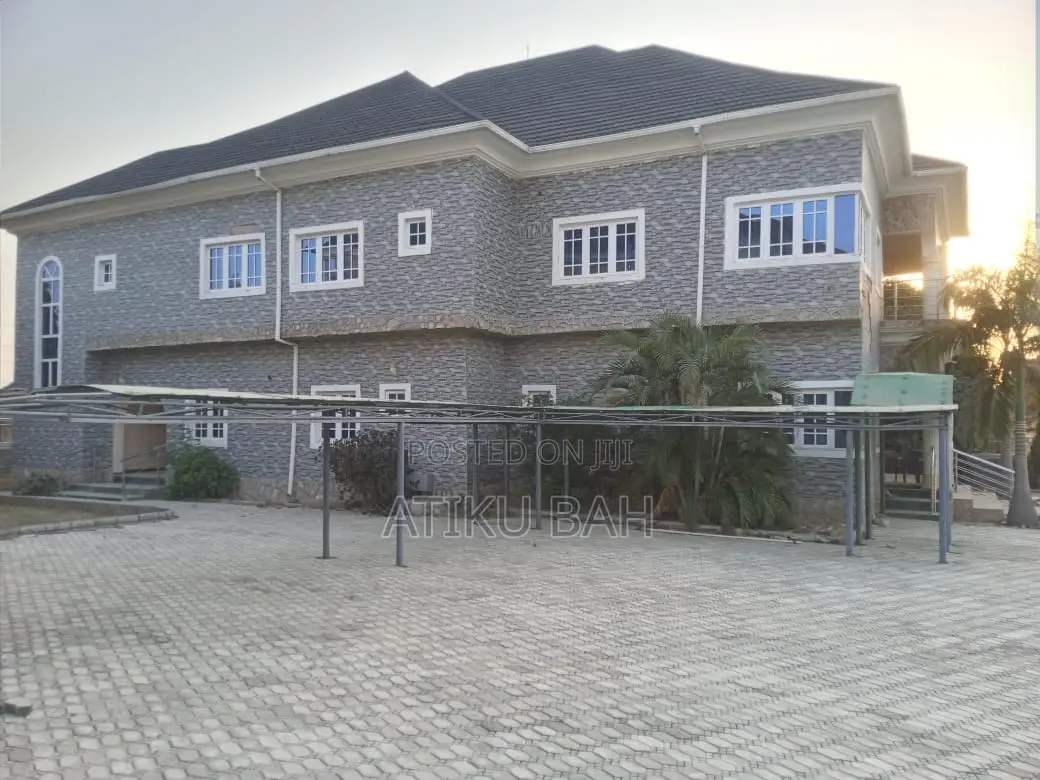 6bdrm Mansion in Jalingo for sale in Jalingo
