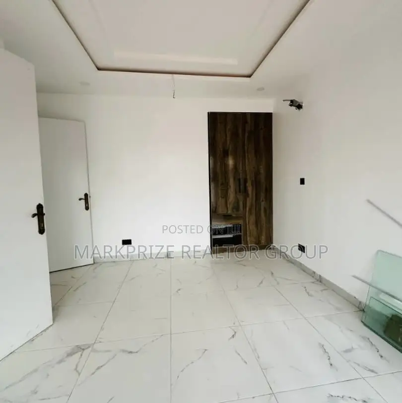 5bdrm Duplex in Omole Phase 1 Lagos for sale in Omole Phase 1