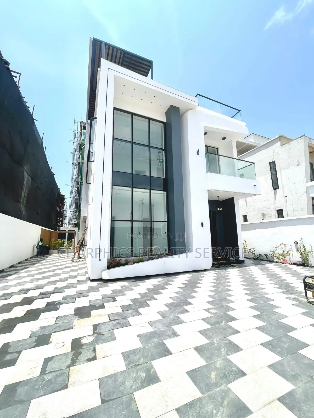 5bdrm Duplex in Lekki Phase 1 for sale in Lekki Phase 1