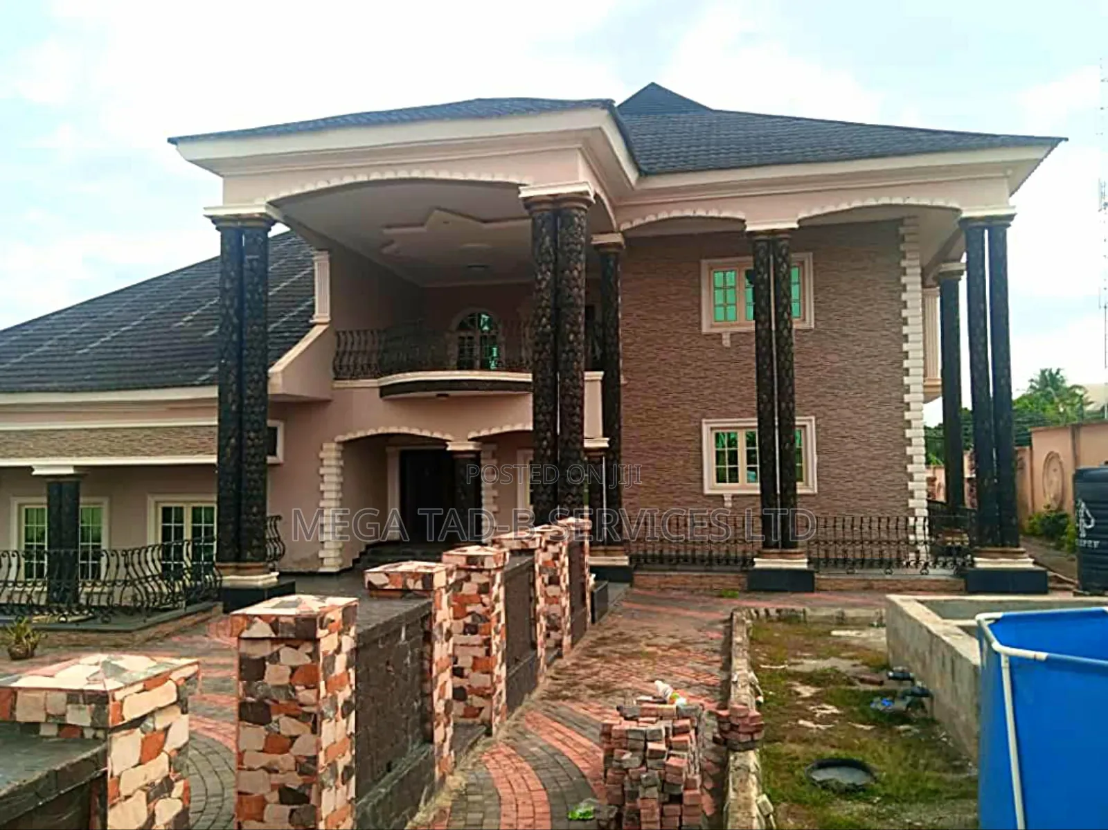 6bdrm Duplex in Mfm Estate, Ojodu for sale in Ojodu
