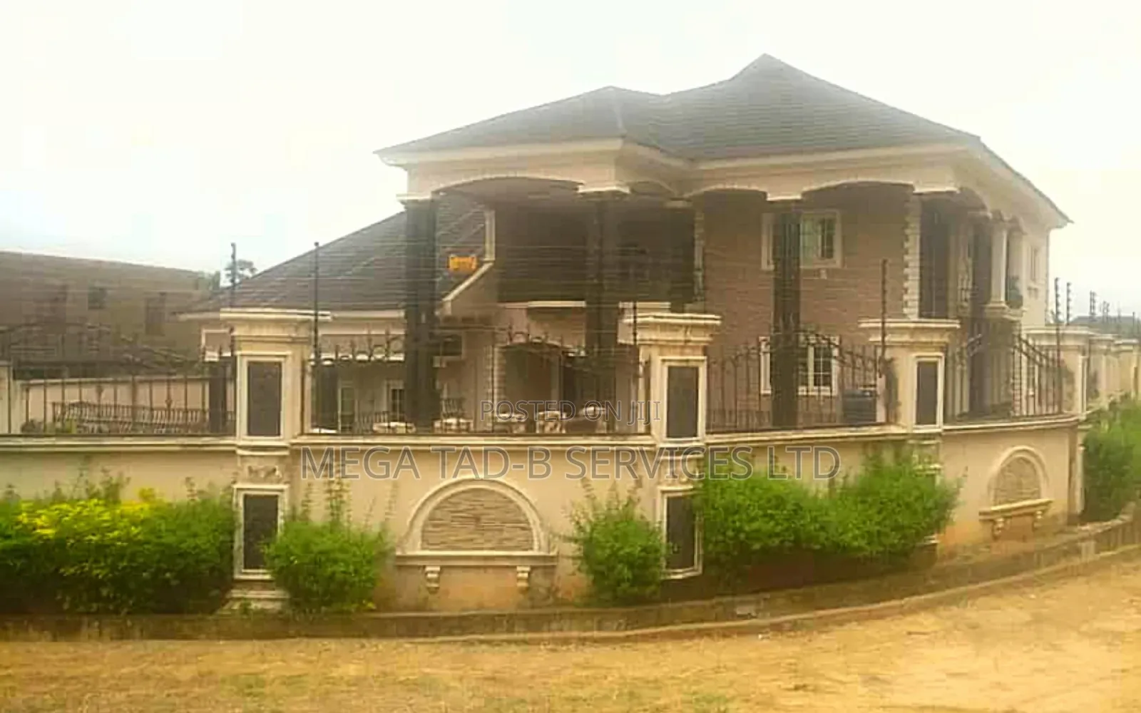 6bdrm Duplex in Mfm Estate, Ojodu for sale in Ojodu