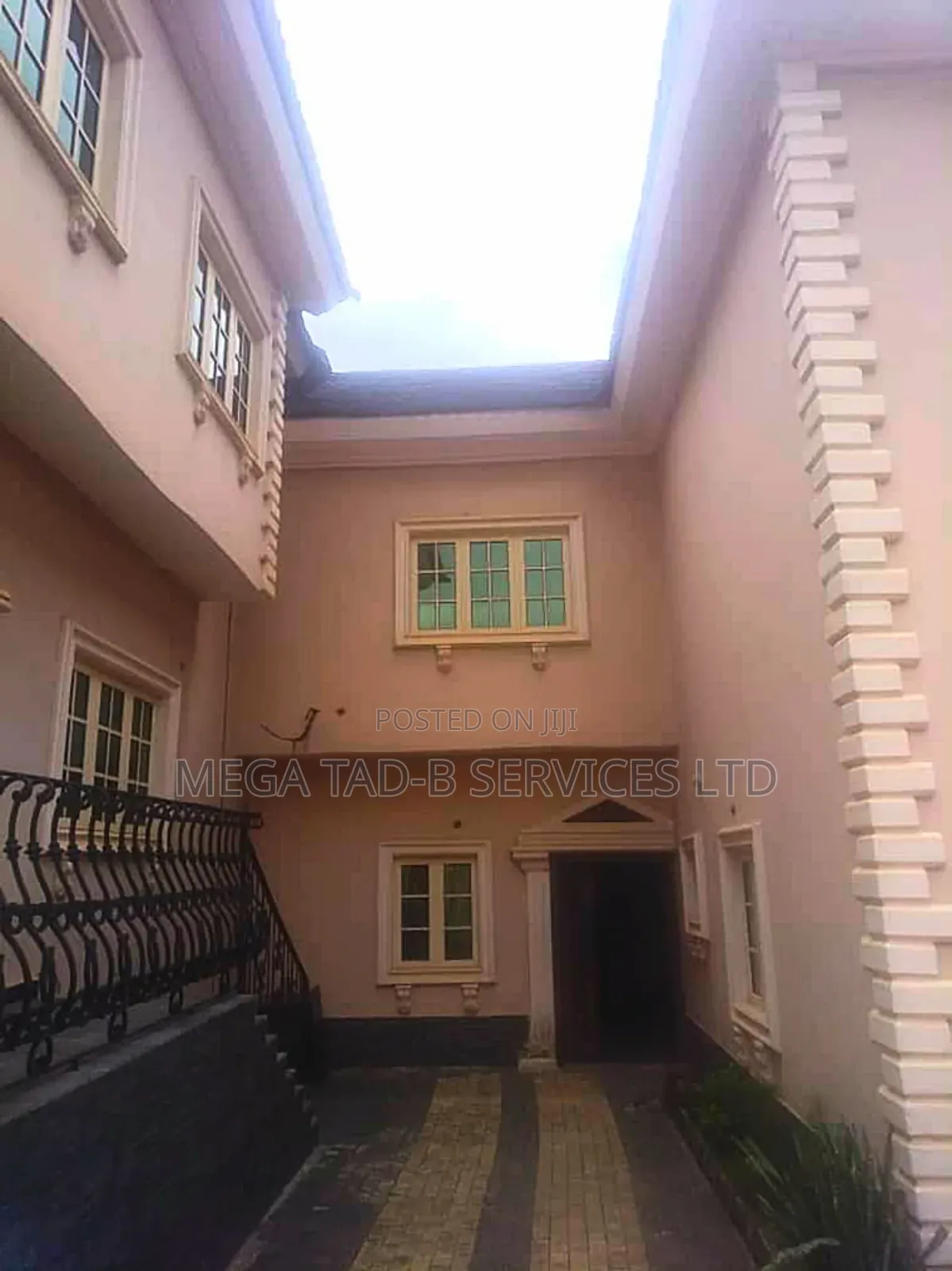 6bdrm Duplex in Mfm Estate, Ojodu for sale in Ojodu