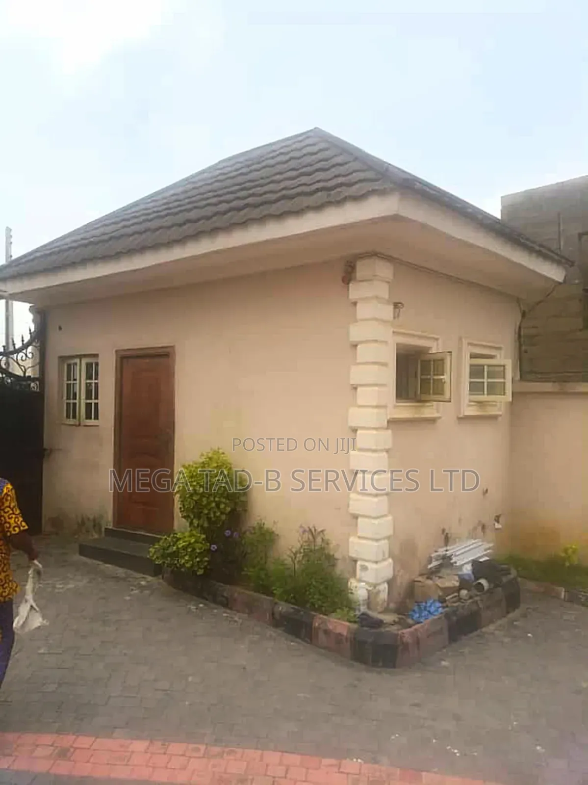 6bdrm Duplex in Mfm Estate, Ojodu for sale in Ojodu