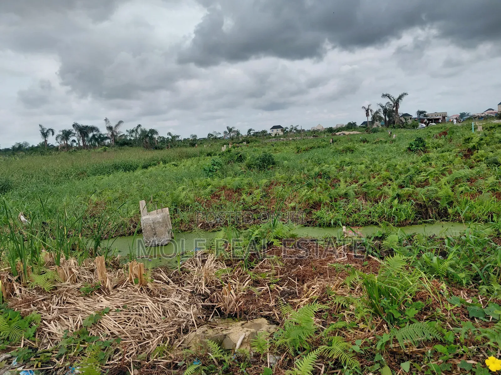 Quater Plot Ikotun Iguando Road Close to Bustop in Ikotun/Igando