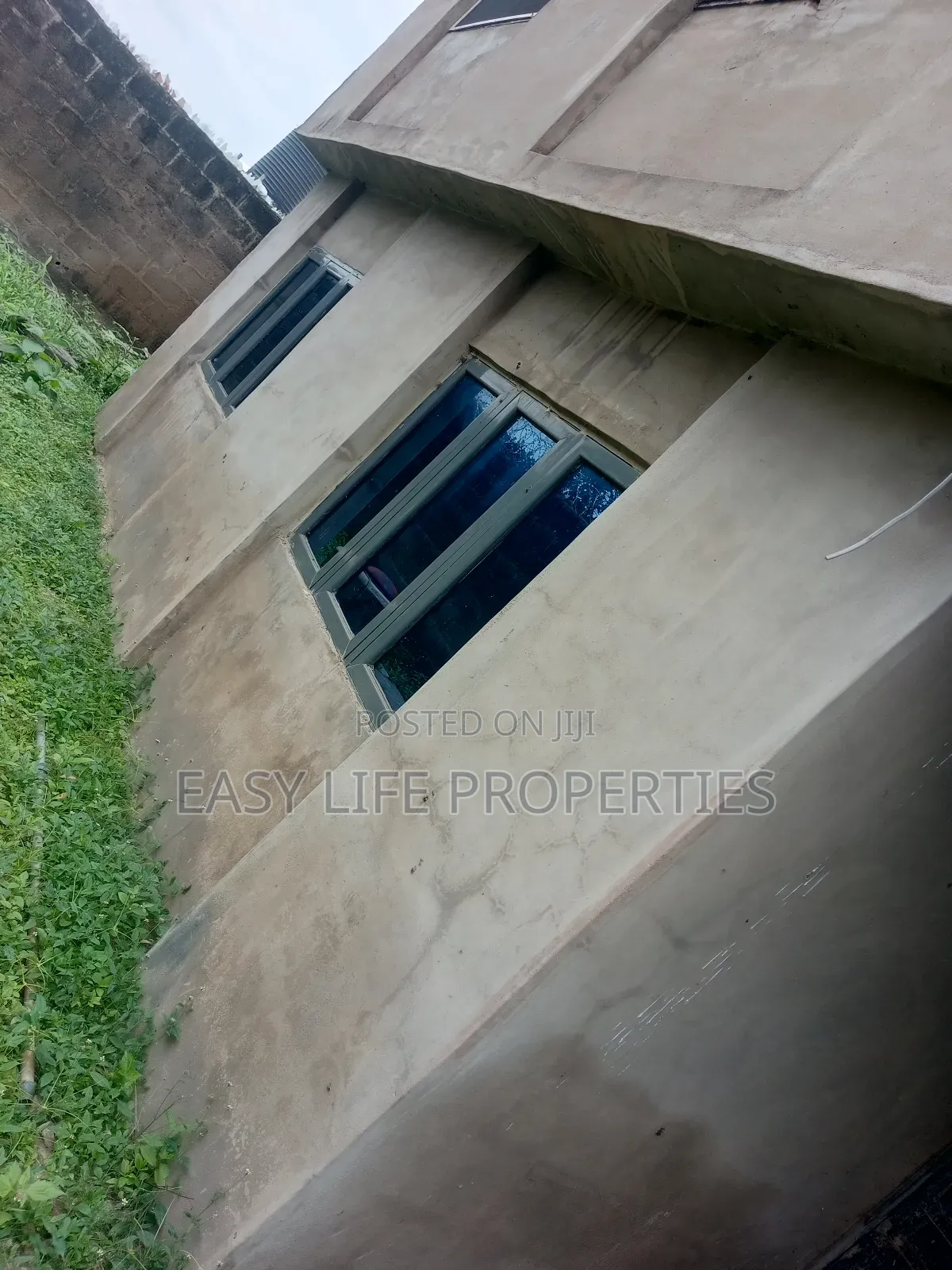 3bdrm Block of Flats in Akingbade, Alakia for sale in Alakia