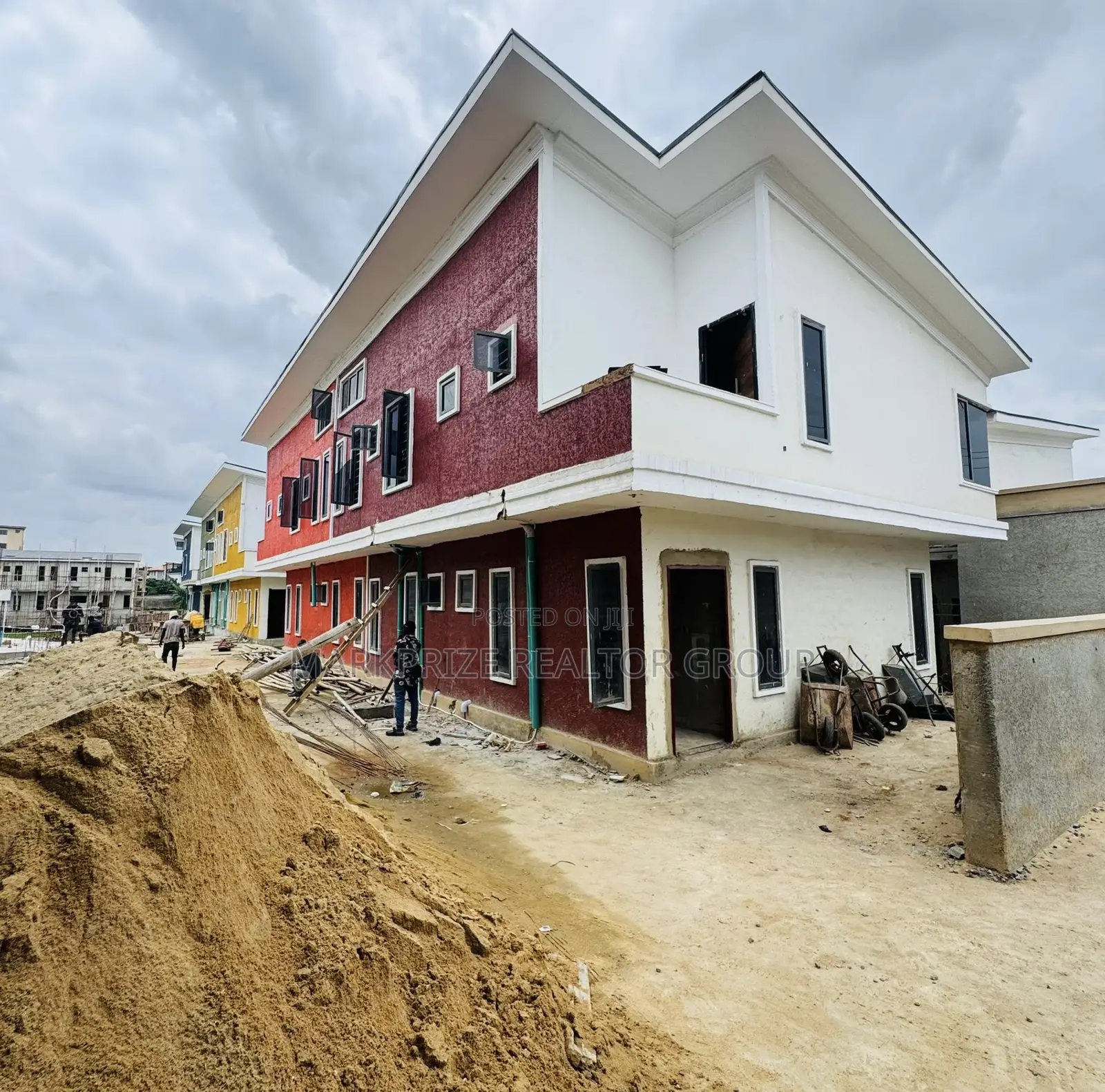4bdrm Duplex in Opebi Ikeja Lagos for sale in Opebi
