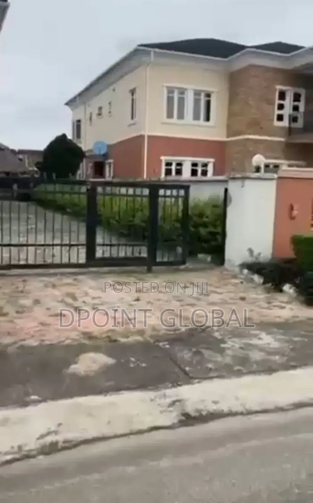 5bdrm Duplex in In Estate, Ajah for sale in Ajah