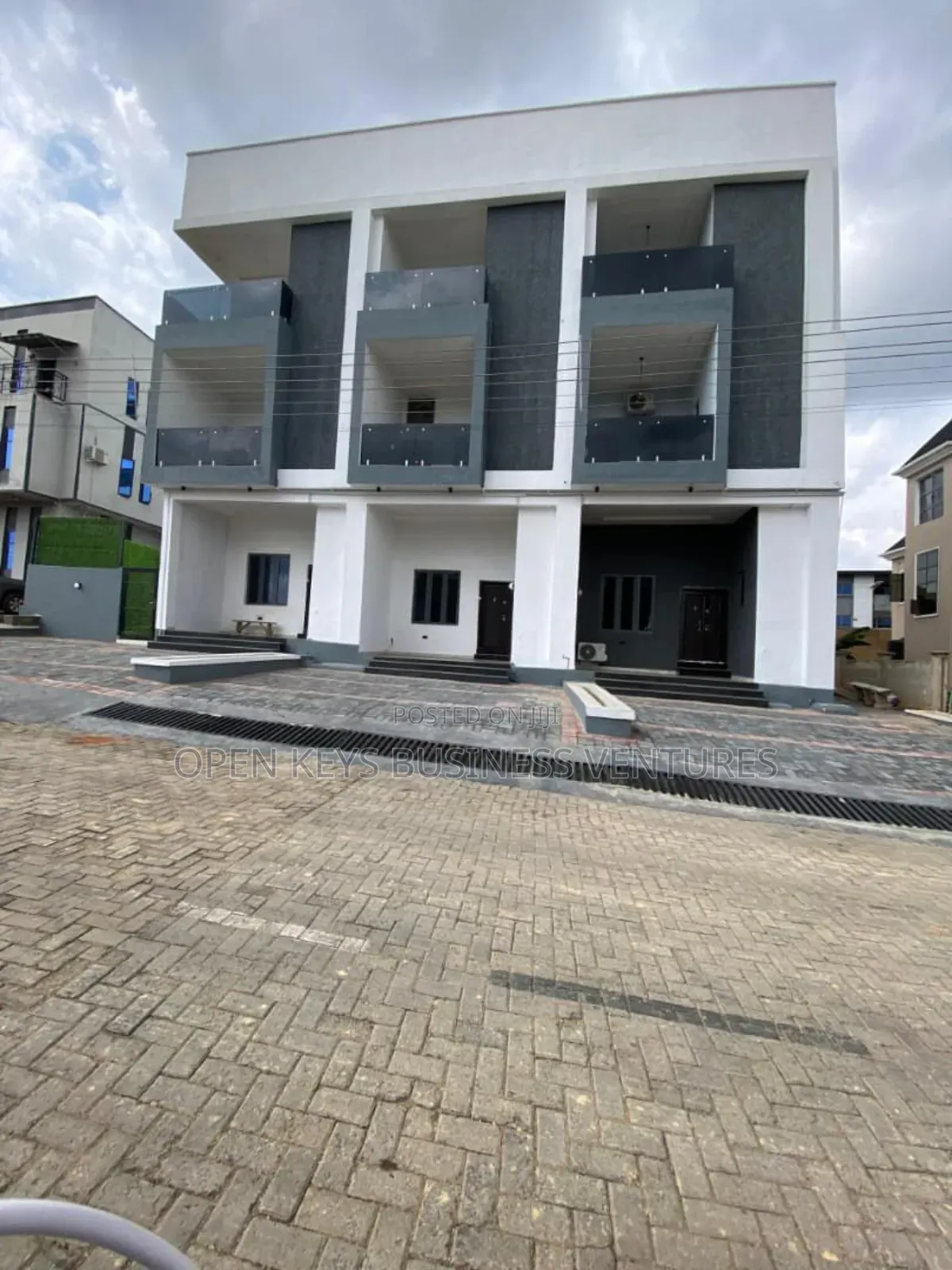 Furnished 5bdrm Duplex in Lere Adigun Gra, Basorun for sale in Basorun