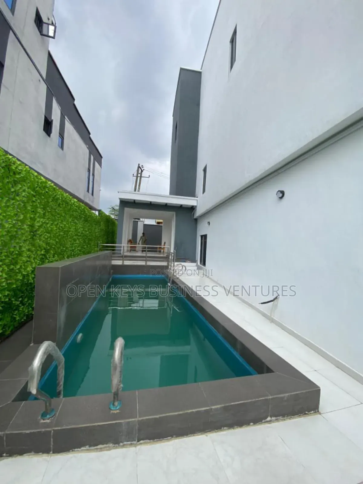 Furnished 5bdrm Duplex in Lere Adigun Gra, Basorun for sale in Basorun