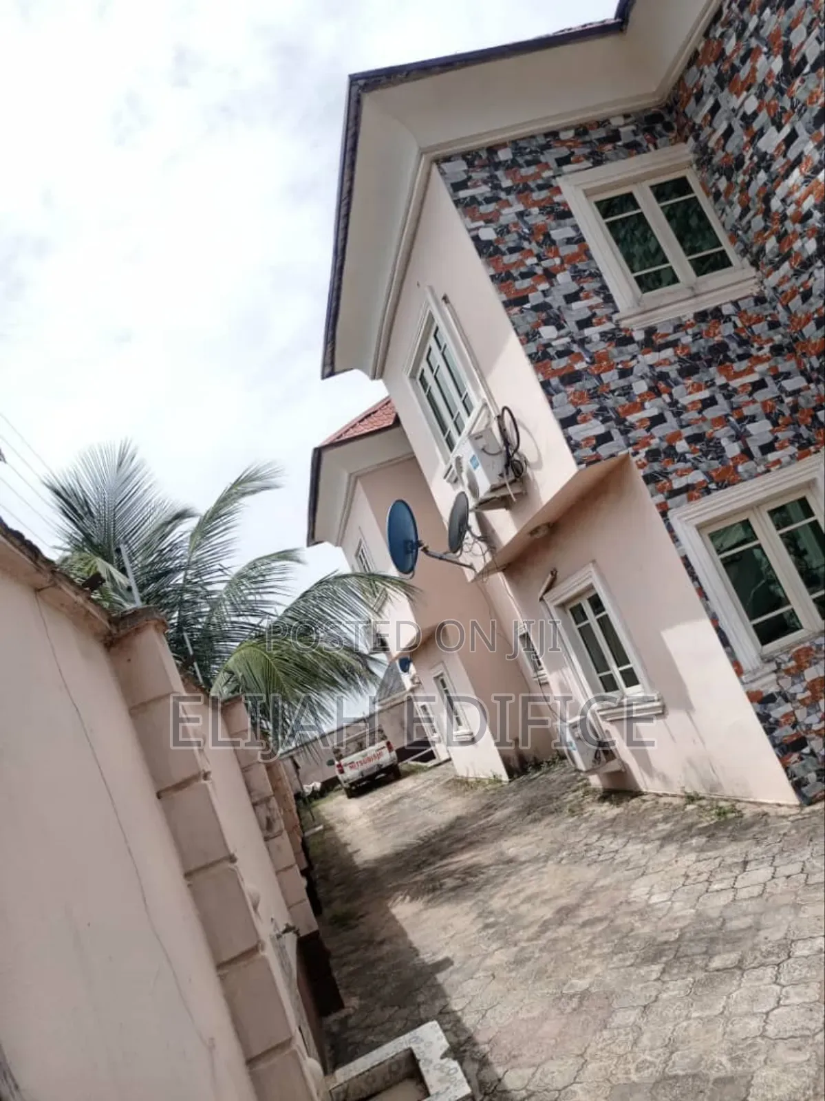 Furnished 12bdrm Duplex in Command, Meiran for sale in Meiran