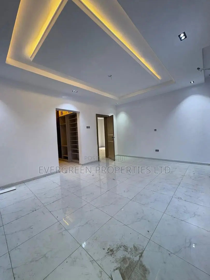 4bdrm Duplex in Akobo for sale in Akobo