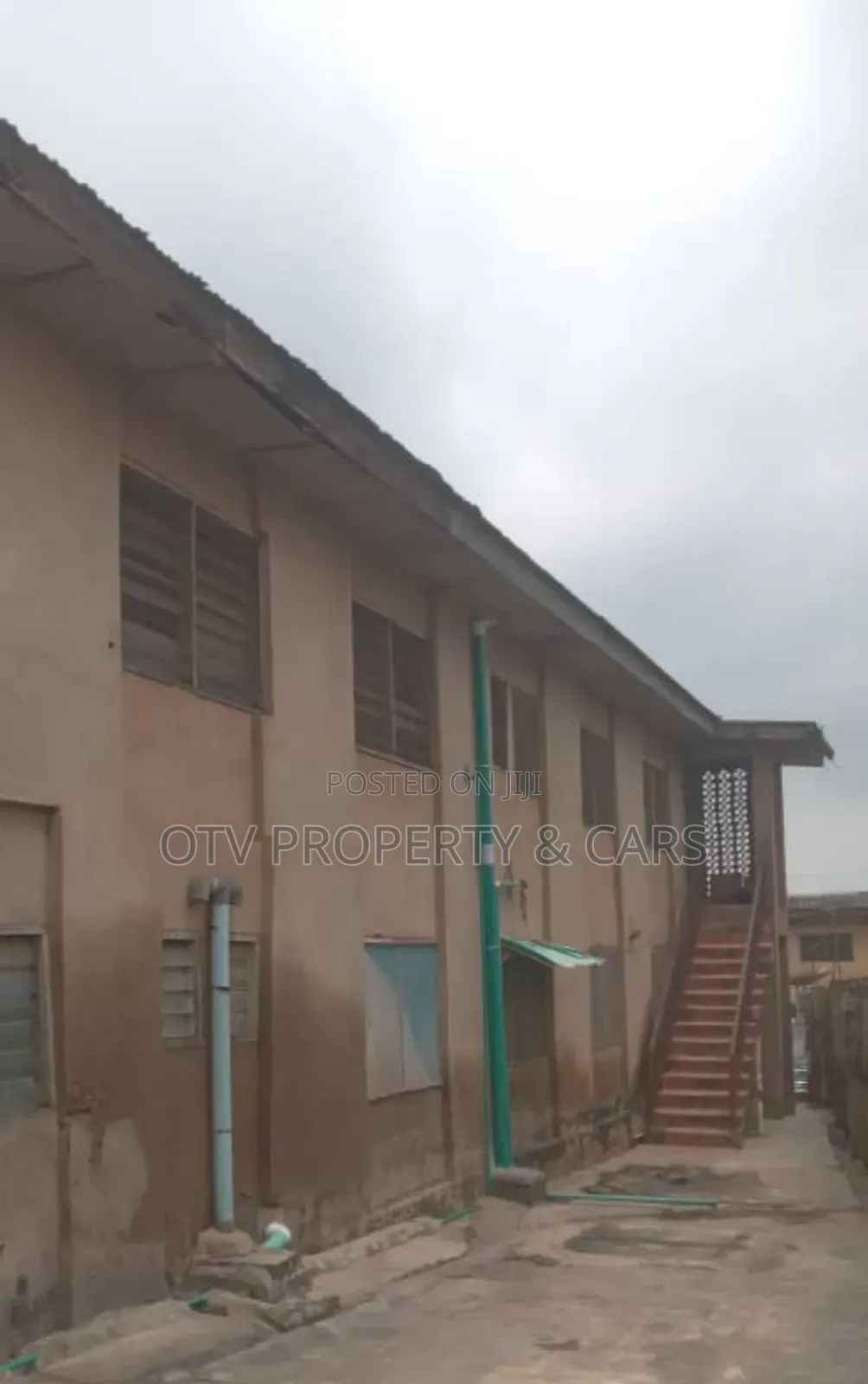 10bdrm Block of Flats in Akobo for sale in Akobo