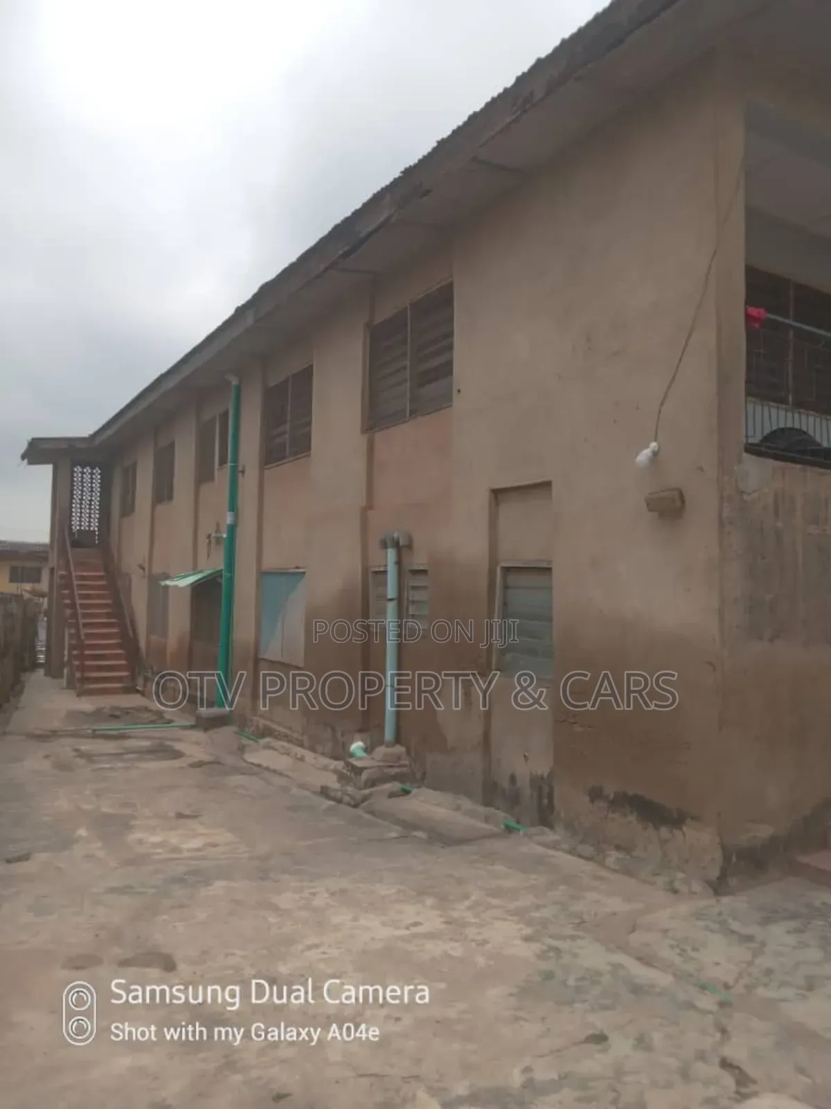 10bdrm Block of Flats in Akobo for sale in Akobo