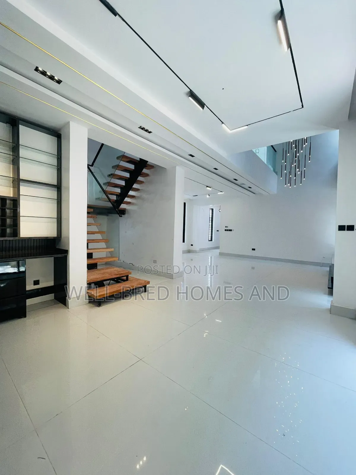 5bdrm Duplex in Lekki Phase 1 for sale in Lekki Phase 1