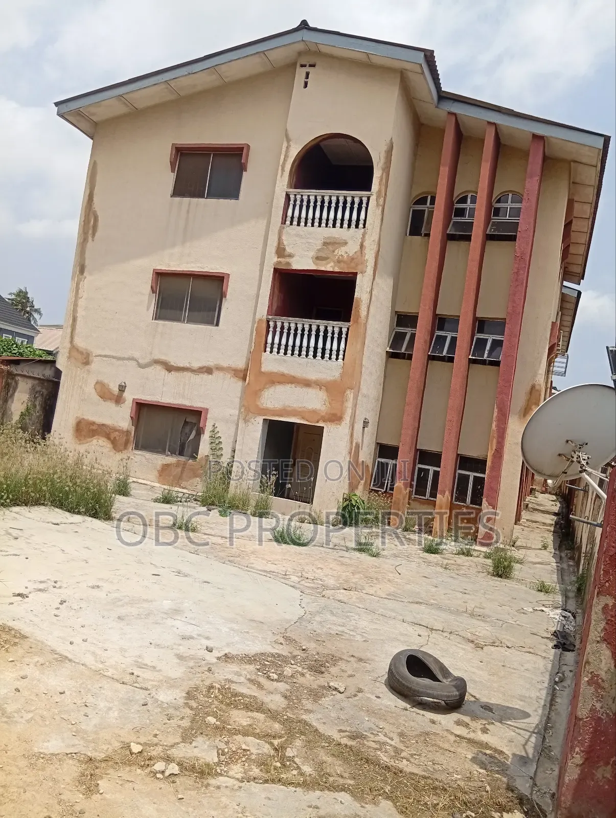 601 SQM Dry Land With Dilapidated Structure in Soluyi