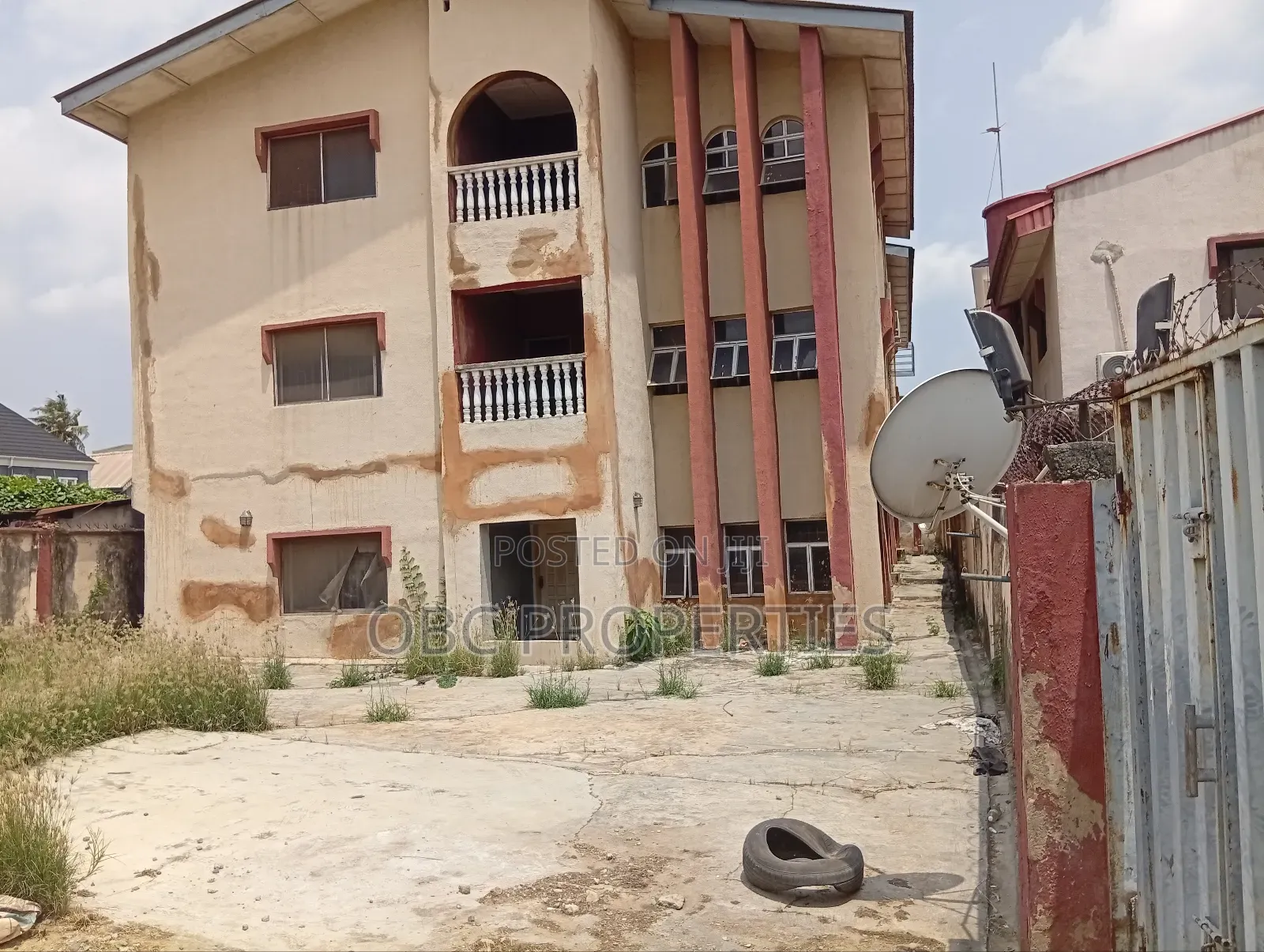 601 SQM Dry Land With Dilapidated Structure in Soluyi