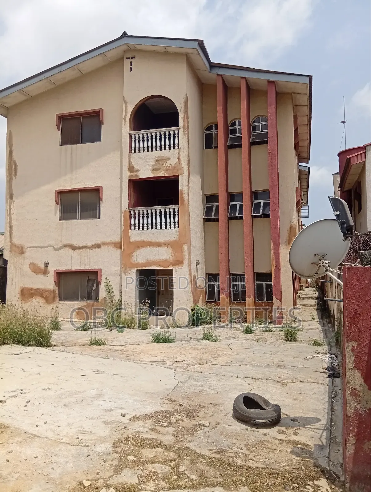 601 SQM Dry Land With Dilapidated Structure in Soluyi