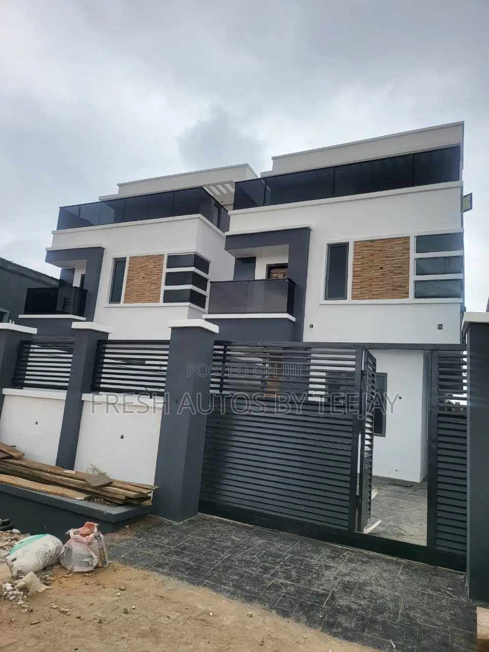 4bdrm Duplex in Omole Phase2 Estate for sale in Omole Phase 2