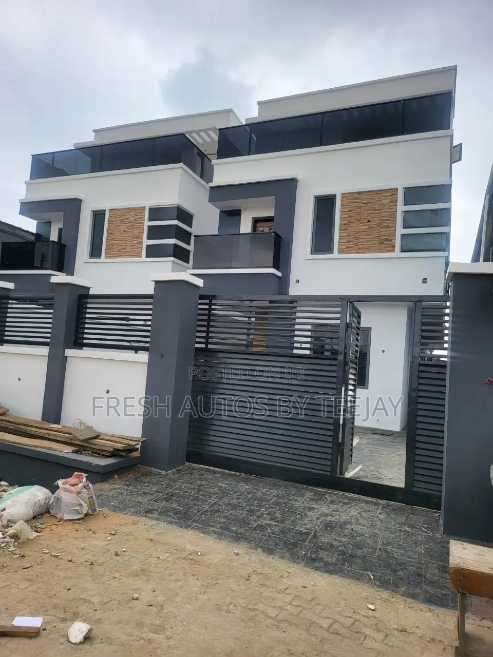 4bdrm Duplex in Omole Phase2 Estate for sale in Omole Phase 2