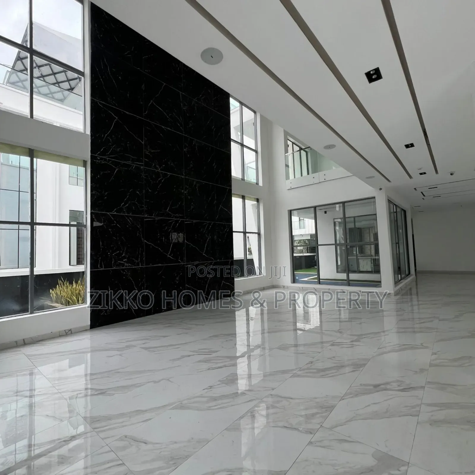 5bdrm Duplex in Osapa London, Lekki for sale in Lekki