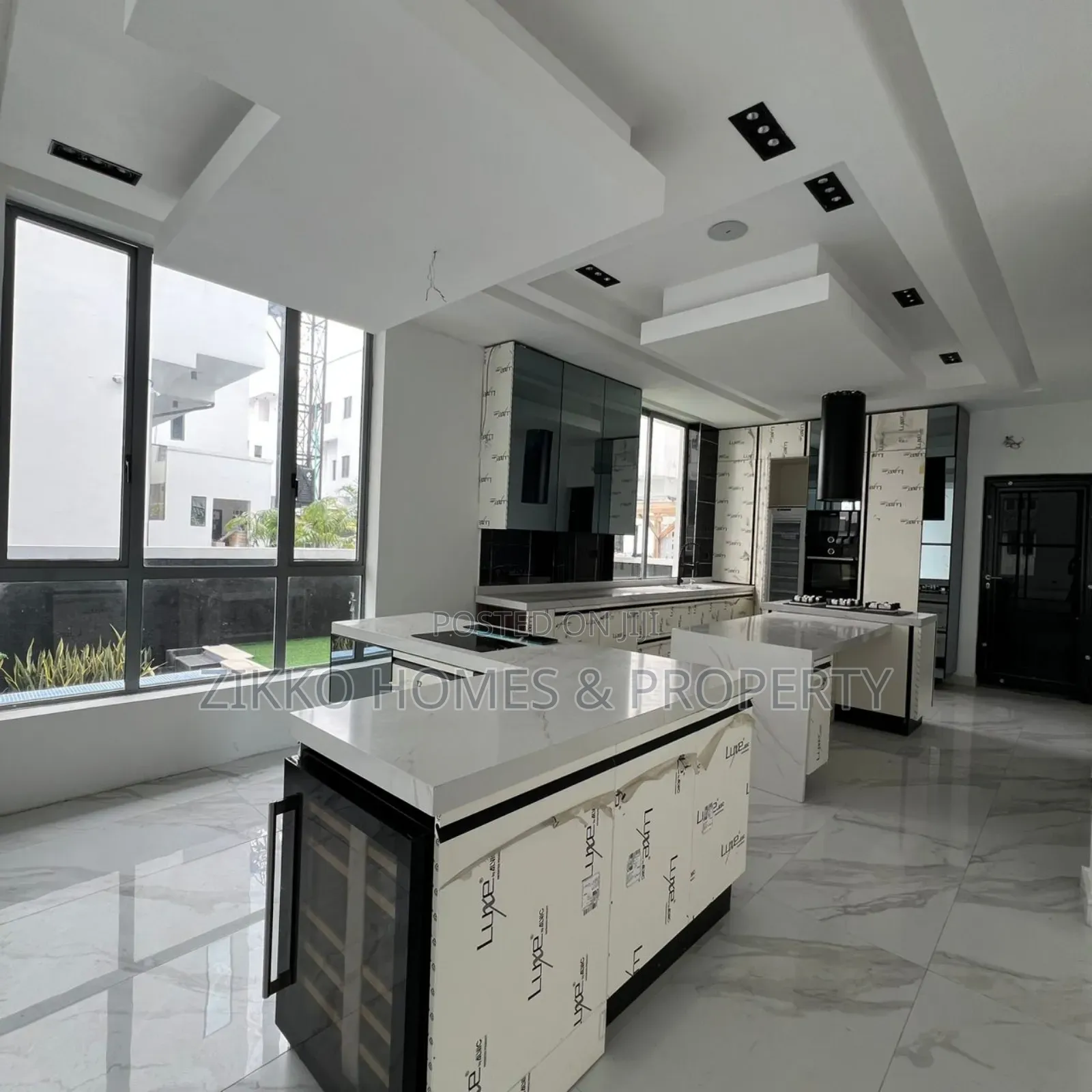 5bdrm Duplex in Osapa London, Lekki for sale in Lekki