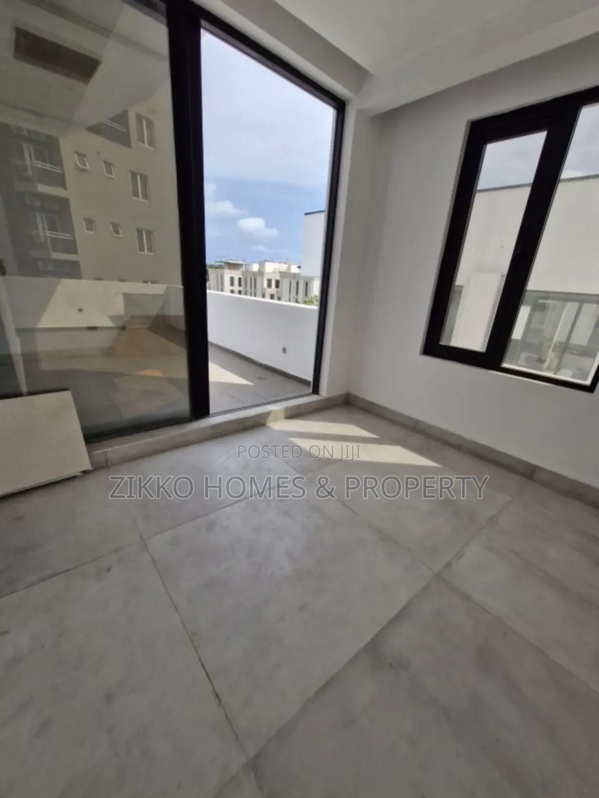 5bdrm Duplex in Osapa London, Lekki for sale in Lekki